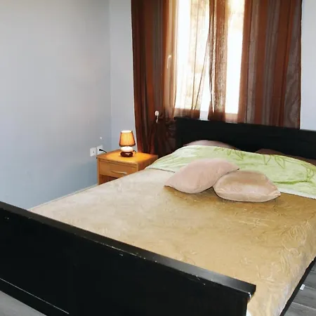 4 Bedroom Amazing In Les Angles Σπίτι διακοπών