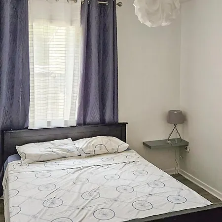 4 Bedroom Amazing In Les Angles Σπίτι διακοπών