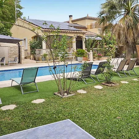 Σπίτι διακοπών 4 Bedroom Amazing In Les Angles Les Angles (Gard)