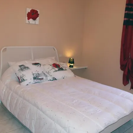 Casa vacanze 4 Bedroom Amazing In Les Angles *