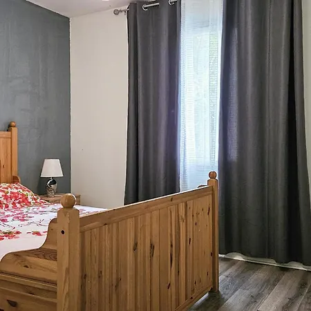 4 Bedroom Amazing In Les Angles * Les Angles (Gard)
