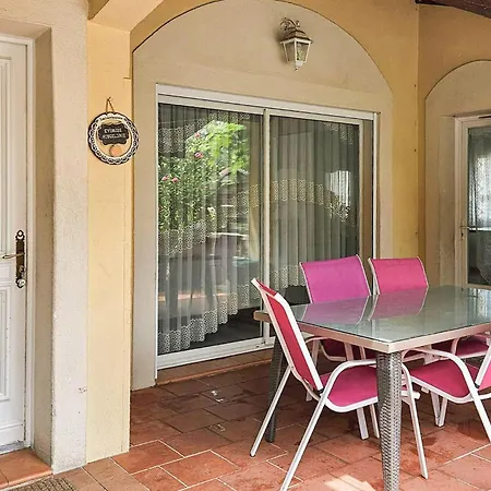Casa vacanze 4 Bedroom Amazing In Les Angles Les Angles (Gard)