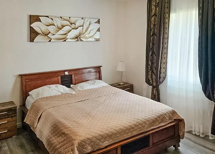4 Bedroom Amazing In Les Angles Casa vacanze *