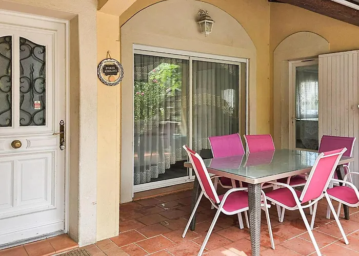 Casa vacanze 4 Bedroom Amazing In Les Angles Les Angles (Gard)